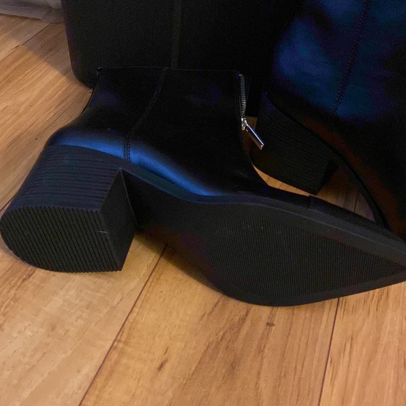 Just Fab ankle boots - Picture 2 of 4